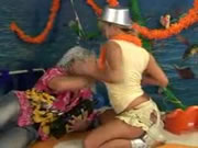 大胸部狂歡節性愛