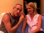 年輕肛交少女獲取後插