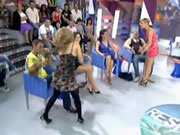 兒童不宜大庭廣眾裸體成人節目